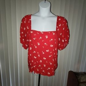 ✔️Cute red crop top